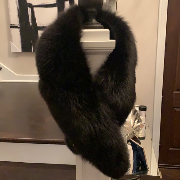 FOX FUR STOLE - Picture 1 of 4
